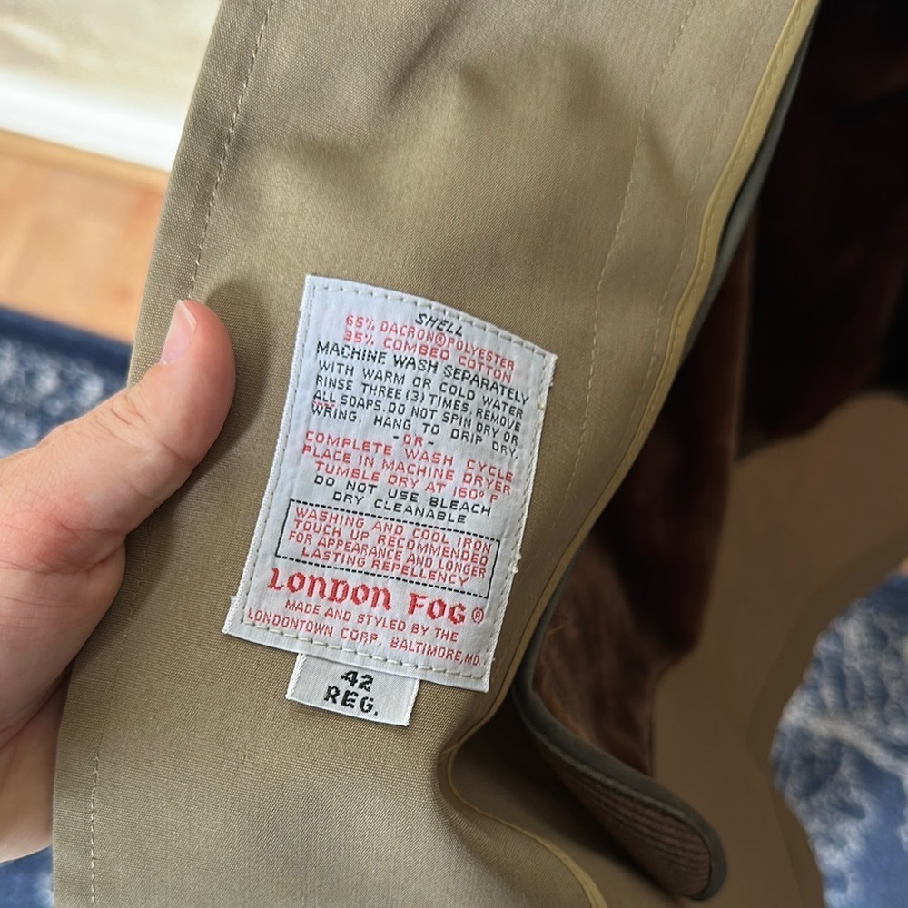 Vintage London Fog Men's Tan Trench Coat with faux fur lining - Picture 3 of 10
